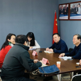 智慧康养行业蓄势待发，优惠活动办理大厅智慧养老“春温花开”